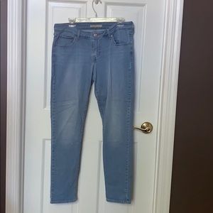 Levi Curvy Skinny Jean